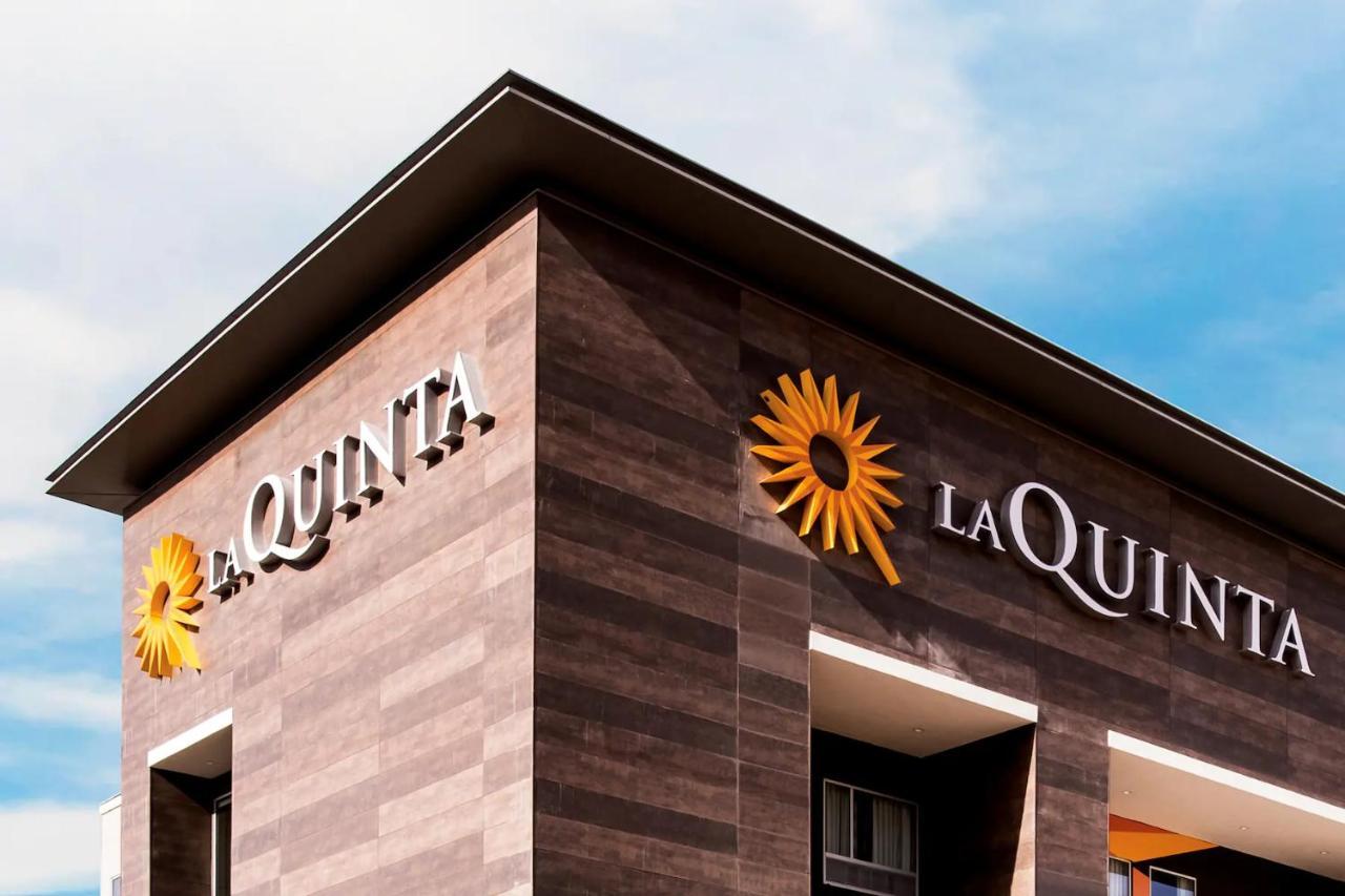 La Quinta Inn & Suites By Wyndham San Antonio Seaworld Lafb Exteriér fotografie