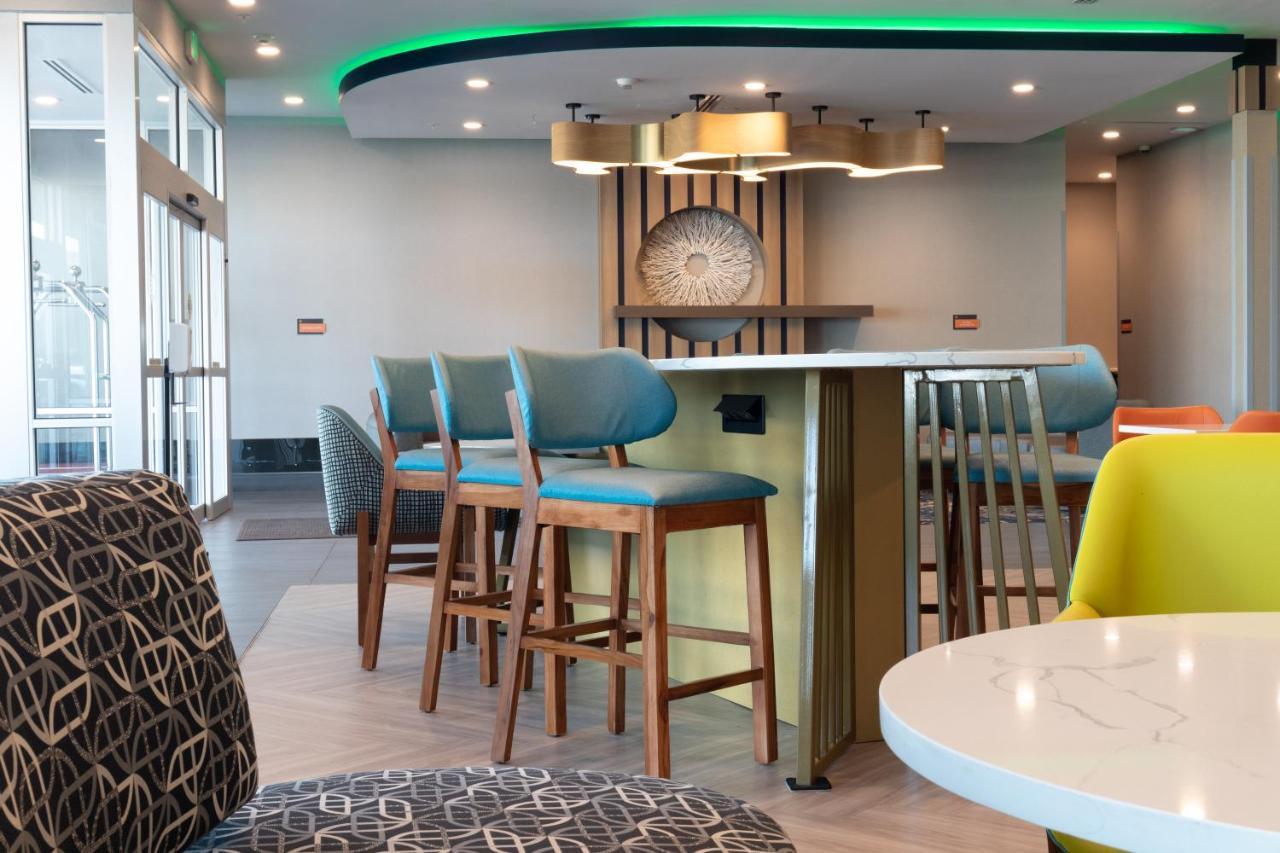 La Quinta Inn & Suites By Wyndham San Antonio Seaworld Lafb Exteriér fotografie