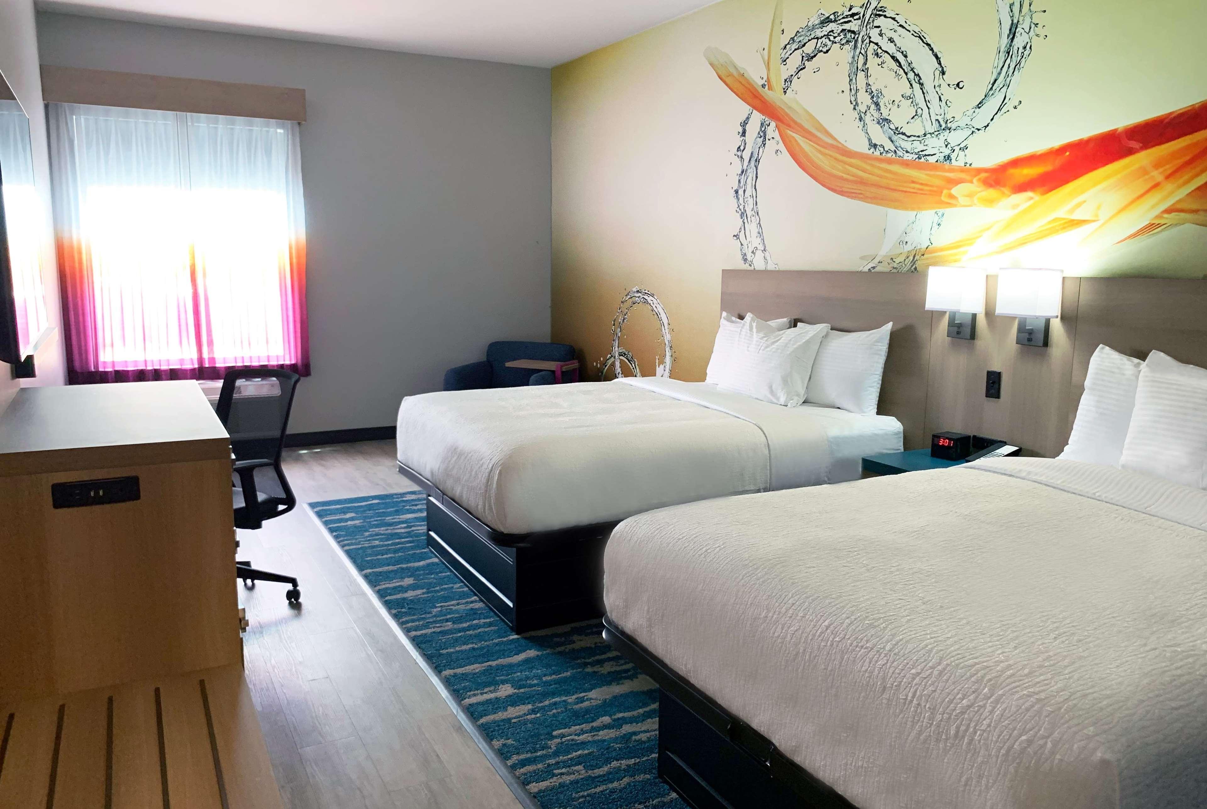 La Quinta Inn & Suites By Wyndham San Antonio Seaworld Lafb Exteriér fotografie