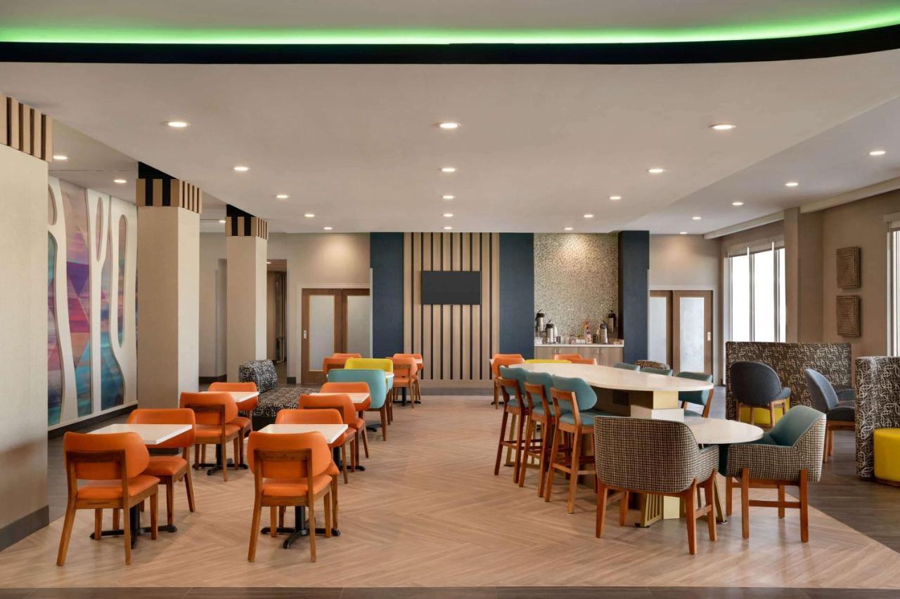 La Quinta Inn & Suites By Wyndham San Antonio Seaworld Lafb Exteriér fotografie