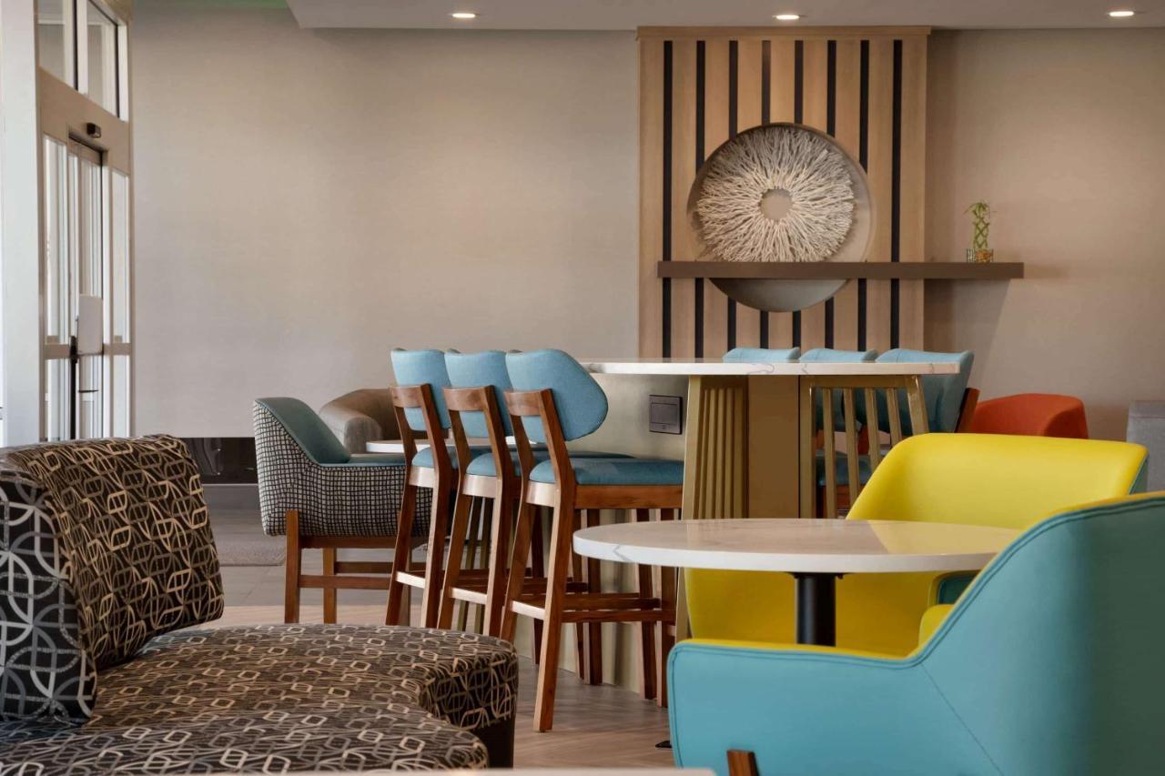 La Quinta Inn & Suites By Wyndham San Antonio Seaworld Lafb Exteriér fotografie